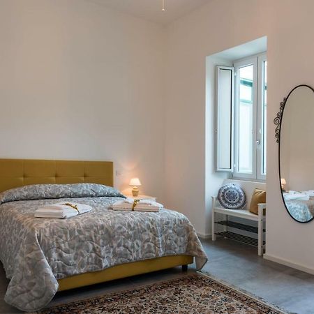 Nonna Vittoria Apartment ซาแลร์โน ภายนอก รูปภาพ