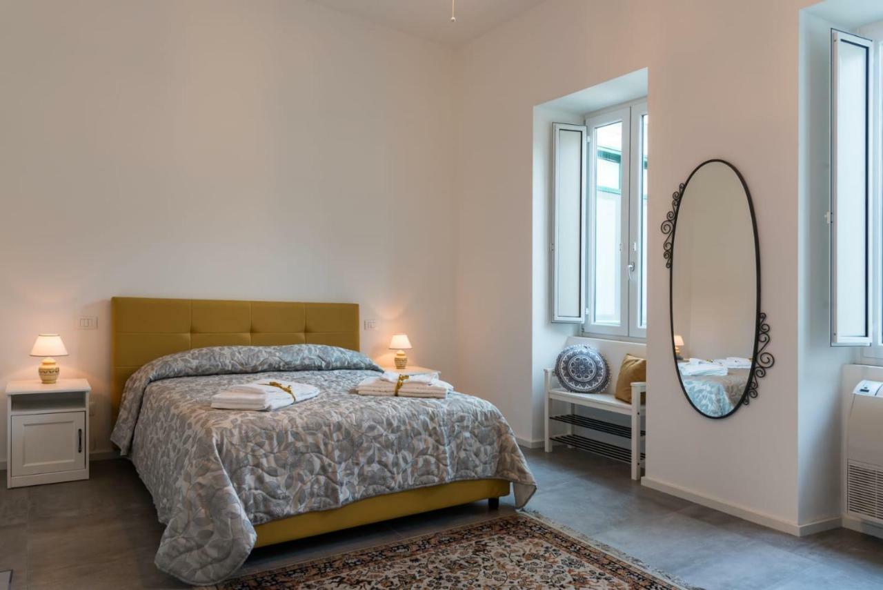 Nonna Vittoria Apartment ซาแลร์โน ภายนอก รูปภาพ