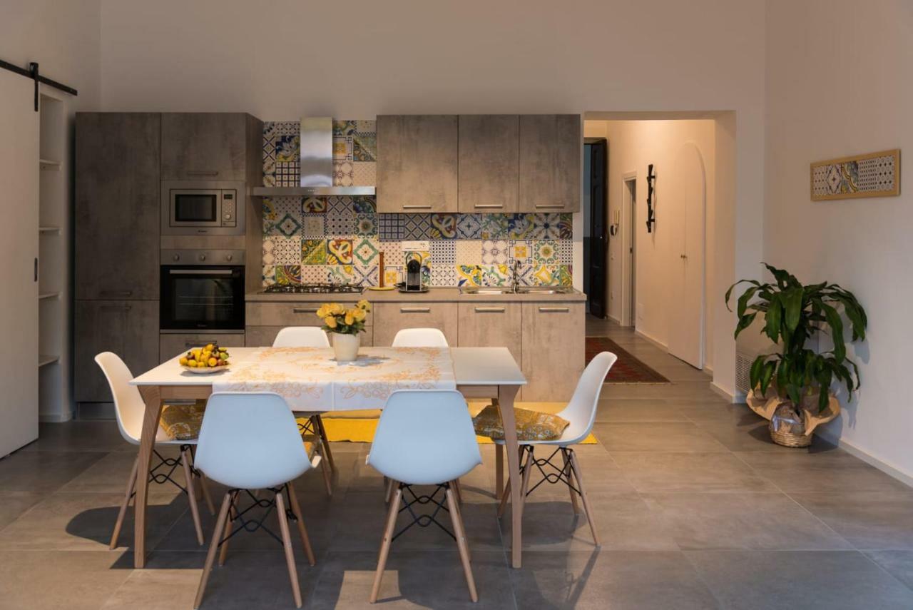 Nonna Vittoria Apartment ซาแลร์โน ภายนอก รูปภาพ