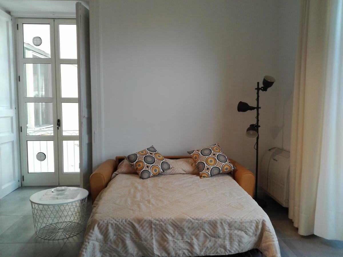 Nonna Vittoria Apartment ซาแลร์โน ภายนอก รูปภาพ