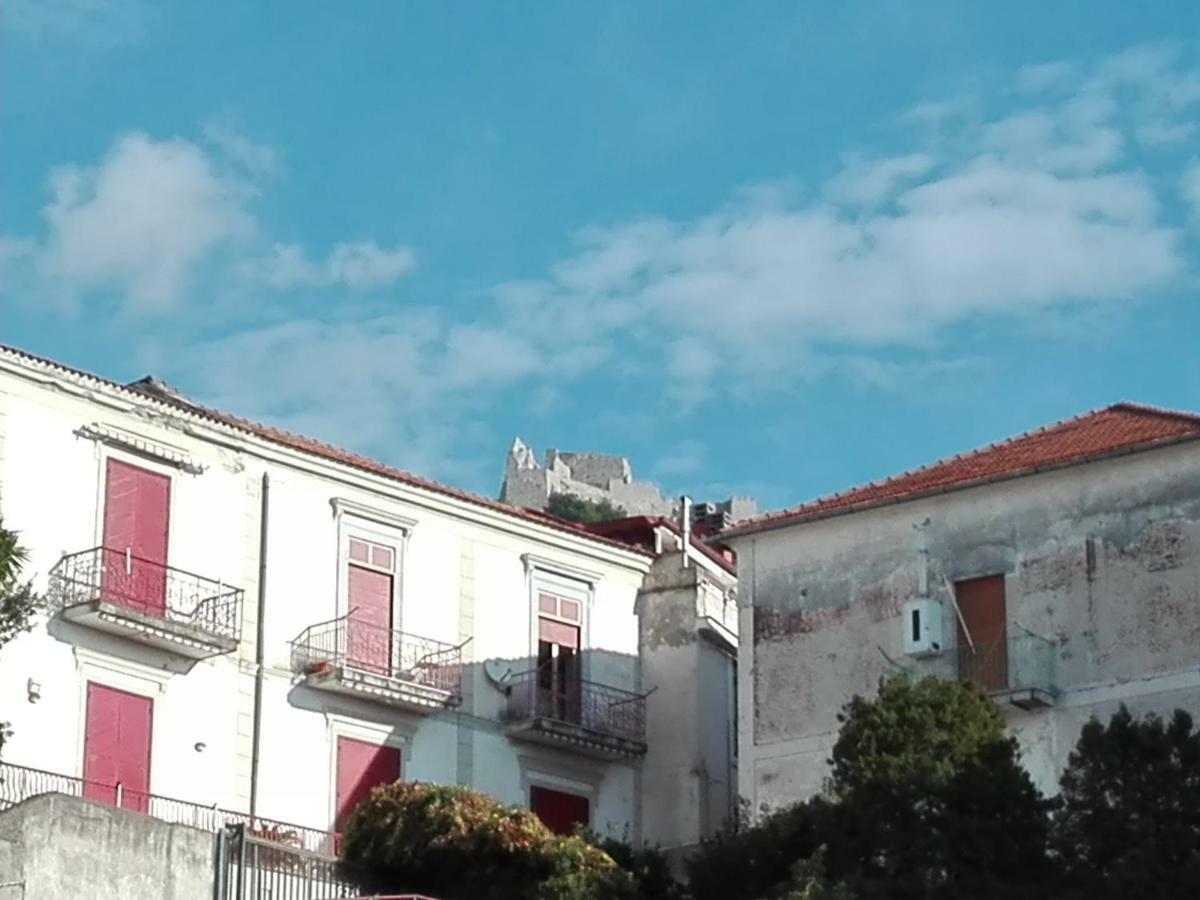 Nonna Vittoria Apartment ซาแลร์โน ภายนอก รูปภาพ