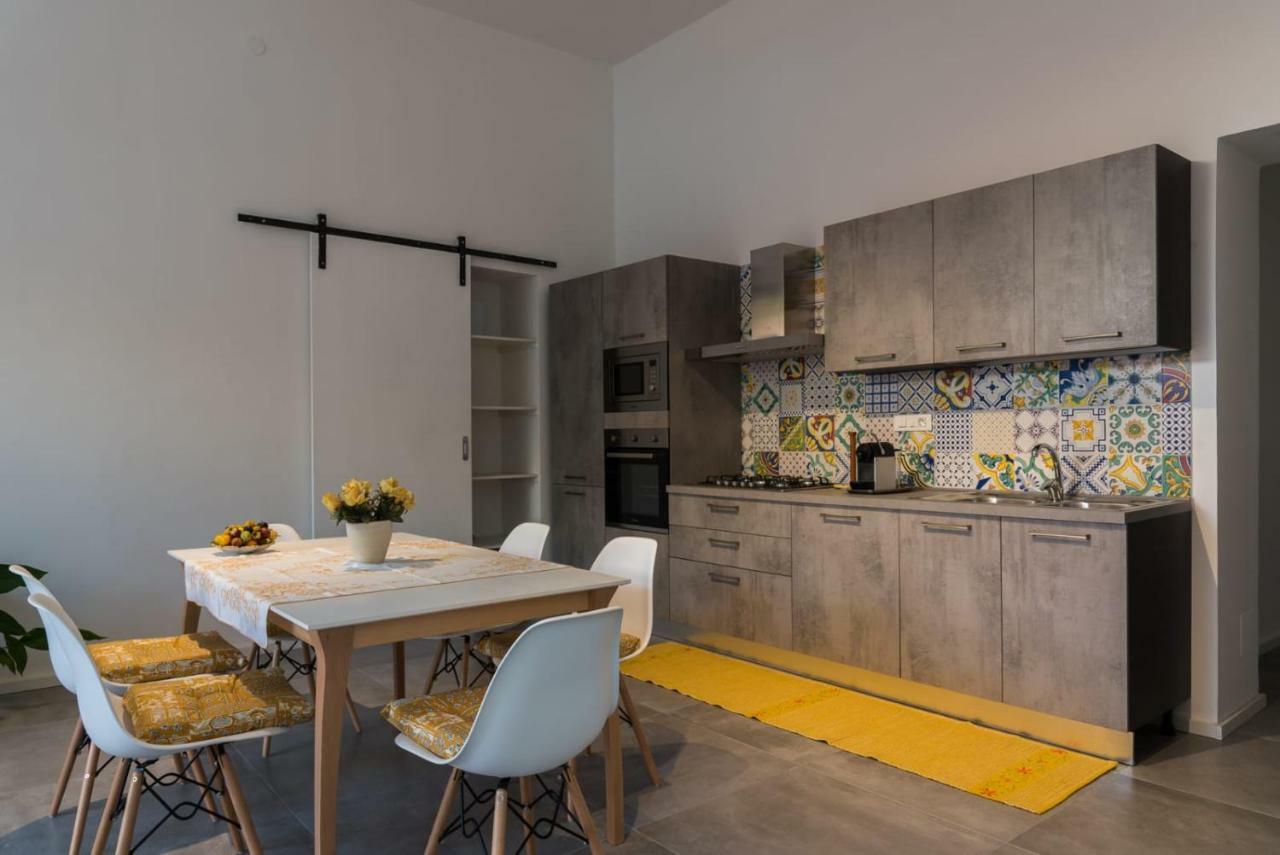 Nonna Vittoria Apartment ซาแลร์โน ภายนอก รูปภาพ