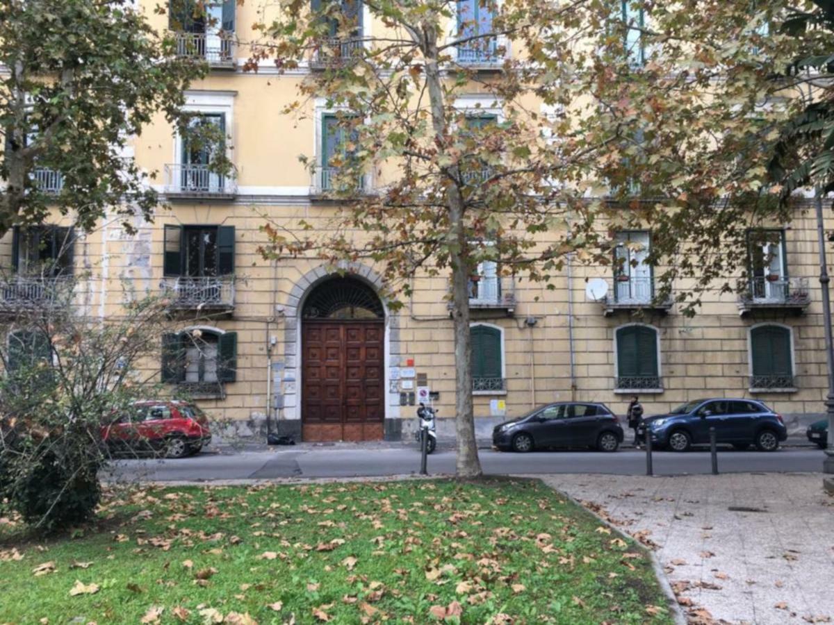 Nonna Vittoria Apartment ซาแลร์โน ภายนอก รูปภาพ